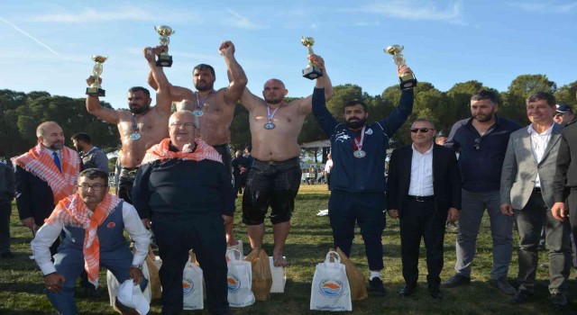 Gömeçte 26 başpehlivan er meydanında kapıştı