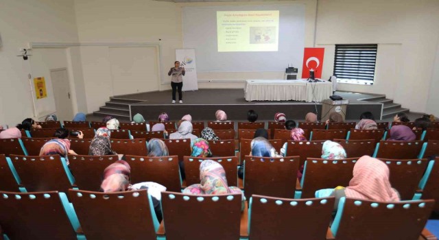 ‘Gönülden Gönüle Dost Sohbetlerinde evlilik süreci anlatıldı