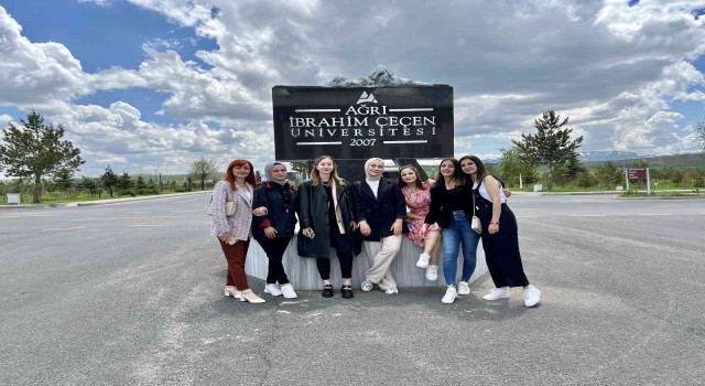 Gönüllü hizmet projesiyle Portekize giden 16 öğrenci Ukrayna için seferber oldu