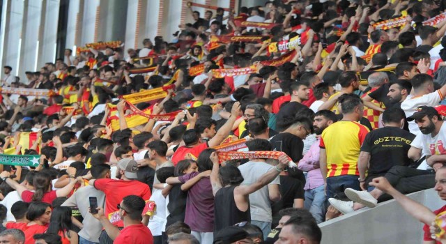 Göztepe taraftarından Süper Lige ‘İsyan Marşıyla veda