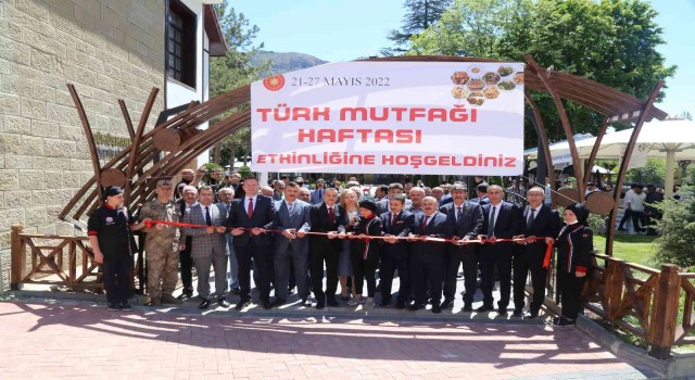 Gümüşhanede eğitim gören yabancı uyruklu öğrenciler Türk yemeklerini çok sevdi