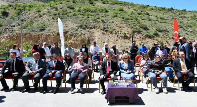 Gümüşhanede özel öğrencilere özel spor malzemeleri dağıtıldı