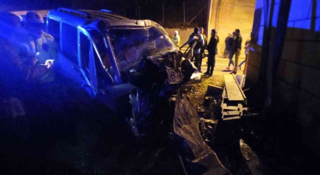 Gümüşhanede yoldan çıkan araç tünel duvarına çarptı: 1 ölü