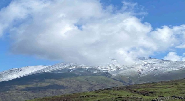 Güroymakta kar yağışı