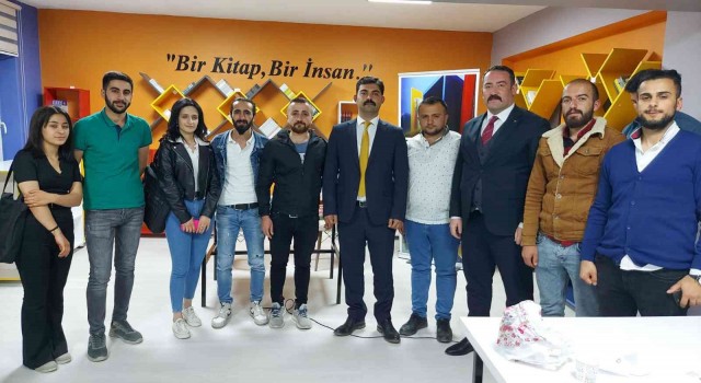 Hakkaride ‘Kütüphane Söyleşisine yoğun ilgi