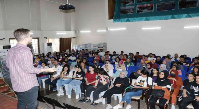Haliliyede öğrencilere destek semineri