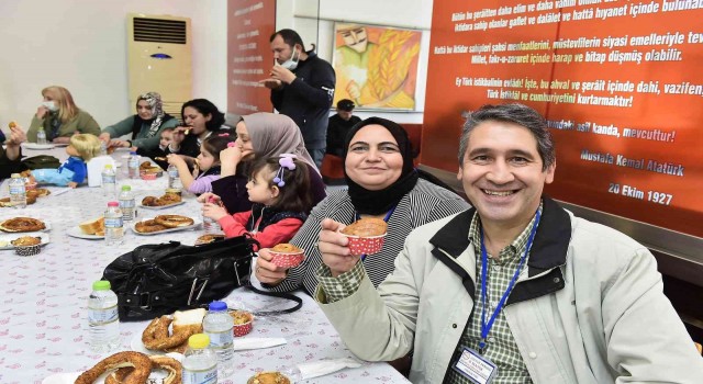 Halk Ekmekte bir ilk: Çölyak hastalarına özel glutensiz taze simit ve yaş pasta üretildi
