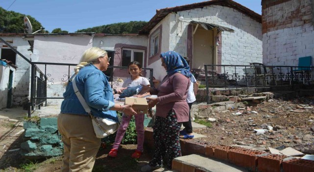 Hayırsever iş insanı 250 ihtiyaç sahibi çocuğa bayram sevinci