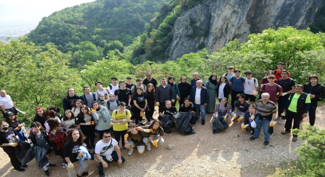 Hem spor yaptılar hem çevreyi temizlediler