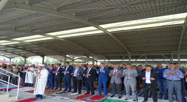 Hisarcıktaki şükür duasına 7 bin kişi katıldı