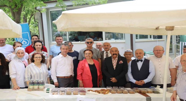 Huzurevinde açık hava şenliği ilgi gördü