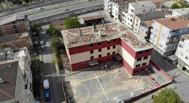 İBB tarafından boşaltılan okul bağımlıların mekanı oldu