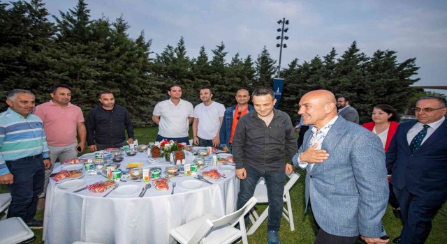 İftar sofrası, Büyükşehir emekçileri için kuruldu