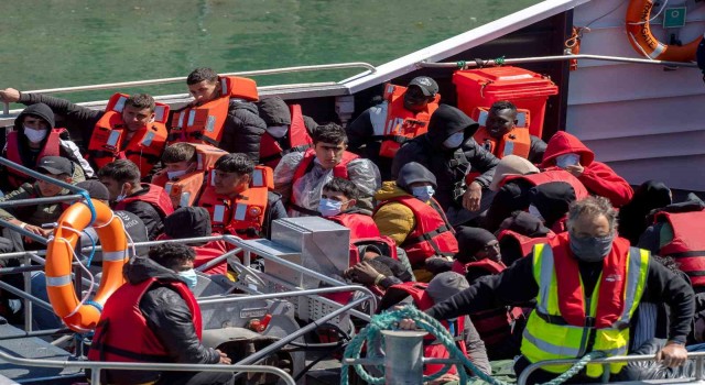 İngiltere, yasa dışı göçmenleri 14 Haziranda Ruandaya göndermeye başlayacak
