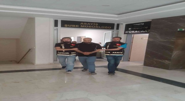 İnternetten sahte kiralık ev ilanı ile yabancıları dolandıran 2 kişi yakalandı