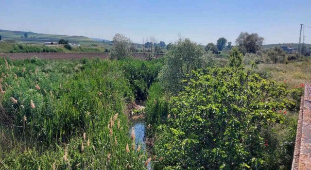 İSKİ yalanlamıştı, Kınıklı Deresine akan pis sular böyle görüntülendi