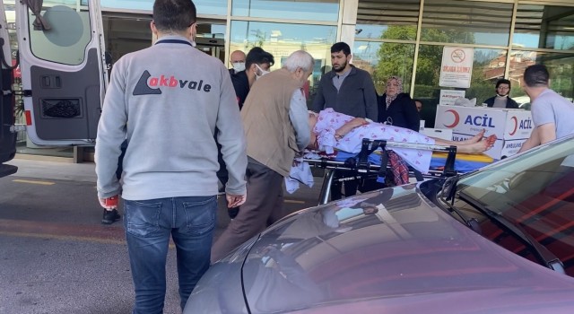 İstanbulda ağabey dehşeti: Kardeşini 7 yerinden bıçakladı