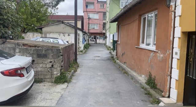 İstanbulda elti dehşeti: Sokak ortasında tabancayla ağzından vurdu