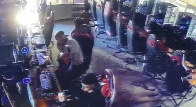 İstanbulda klavye altından uyuşturucu ticareti kamerada