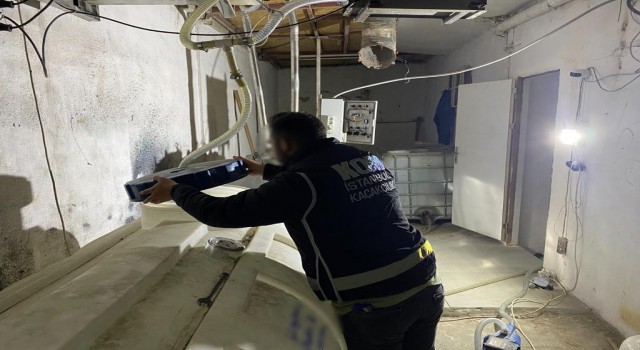 İstanbulda sahte alkol üreticilerine baskın: 24 ton 875 litre etil alkol ele geçirildi