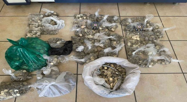 İstanbulda tedavüldeki bozuk paraları hurdacıya satan şahıslara baskın: 2 gözaltı