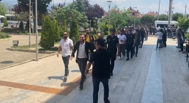 İzmir merkezli uyuşturucu operasyonunda 32 tutuklama