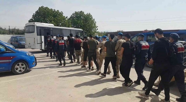 İzmirde DEAŞ operasyonu: 10 gözaltı