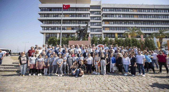 İzmirli gazeteciler Hasan Tahsini andı