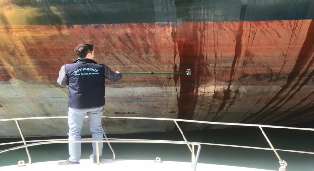 İzmit Körfezini kirleten gemiye 2 milyon 447 bin TL ceza