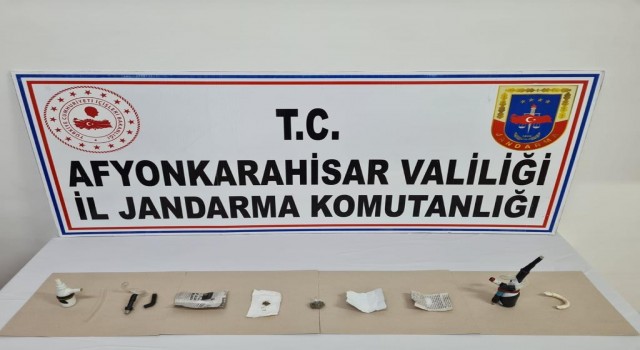 Jandarma ekipleri araç aramasında uyuşturucu yakaladı