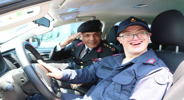 Jandarma, engelli gençlere bir günlük askerlik sevinci yaşattı