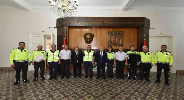 Jandarma ve emniyetin başarılı trafik personelleri ödüllendirildi