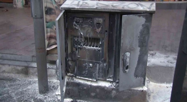 Kadıköyde 2 farklı noktada kundaklama yapan şüpheli yakalandı