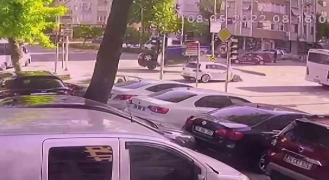 Kadıköyde alkollü sürücünün kaza anı kamerada
