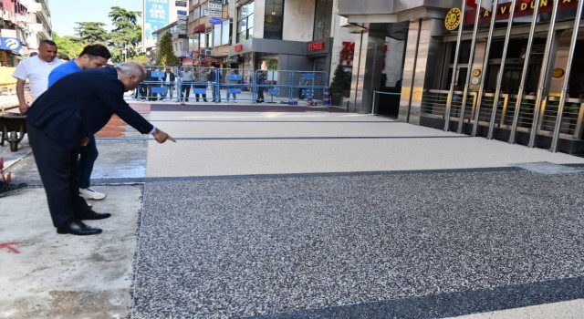 Kahramanmaraş Caddesinde son rötuşlar yapılıyor