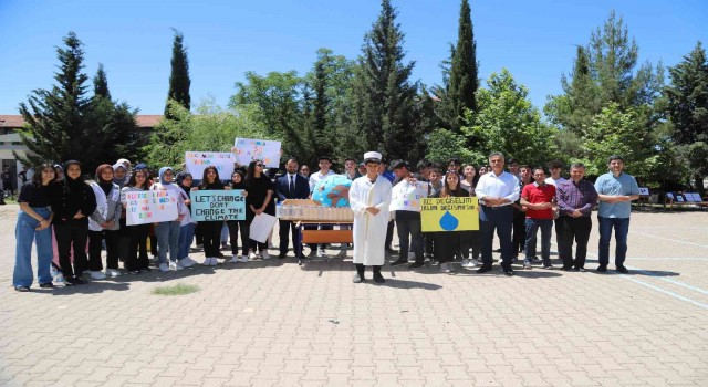 Kahtada Dünyanın cenaze namazı kılındı