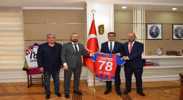 Karabük İdman Yurdu FKdan Vali Gürel ve Başkan Köseye ziyaret