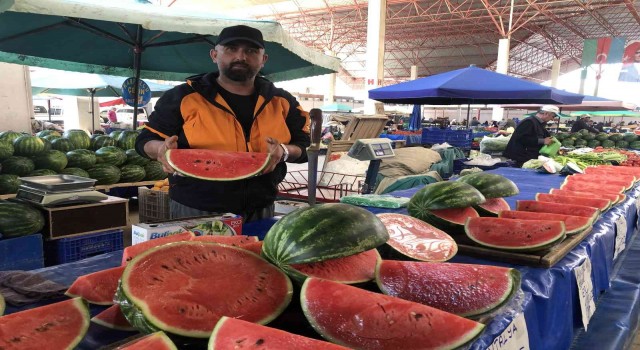 Karpuz pazar tezgâhlarında yerini almaya başladı