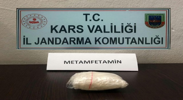 Karsta jandarmadan uyuşturucuya geçit yok