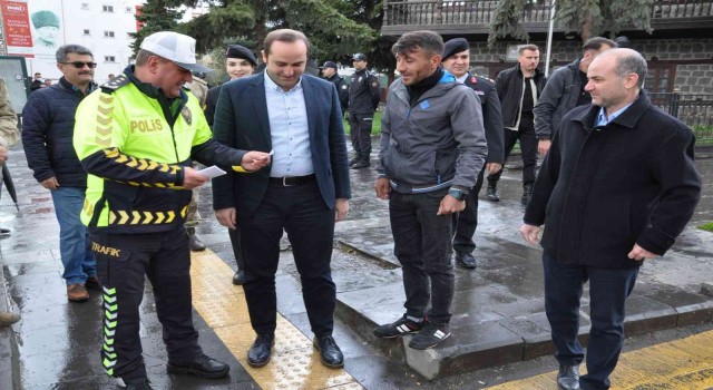 Karsta Yayalar için 5 adımda güvenli trafik projesi tanıtıldı
