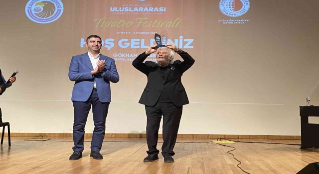 Kartalda usta tiyatrocu Müjdat Gezene yaşam boyu onur ödülü