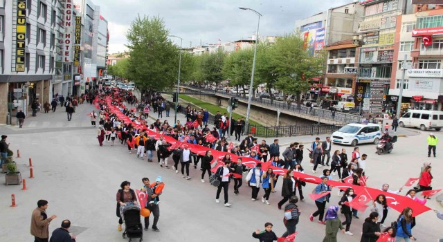 Kastamonuda yüzlerce vatandaş Türk bayrakları ile yürüdü