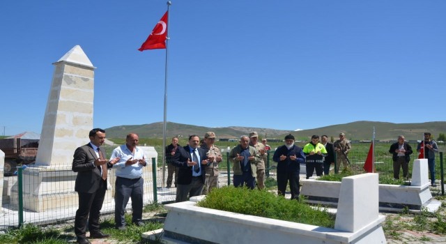 Kaymakam Çelik şehitlik düzenleme çalışmalarını inceledi
