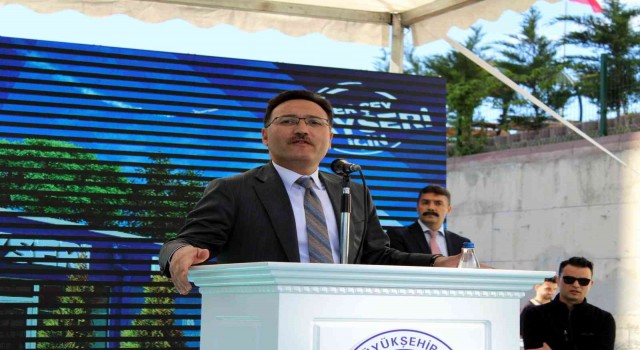 Kayseri Valisi Çiçek: 3 gündür belediyelerin yaptığı yatırımların büyüsü altındayım