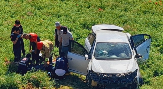 Kaza yapan araçta dili boğazına kaçan sürücüyü itfaiye amiri yaşama tutundurdu