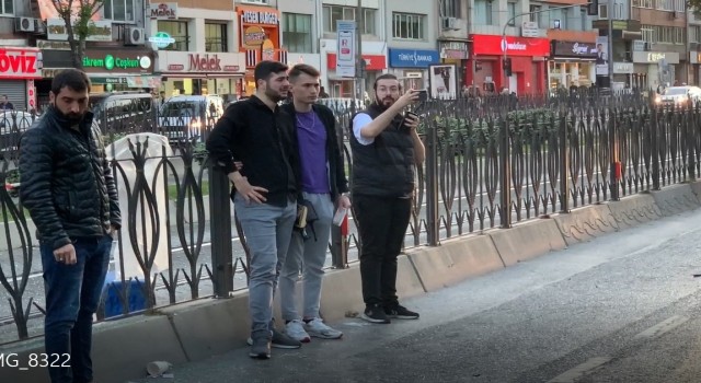 Kaza yapan sürücü, aracı çekilirken gözyaşlarını tutamadı