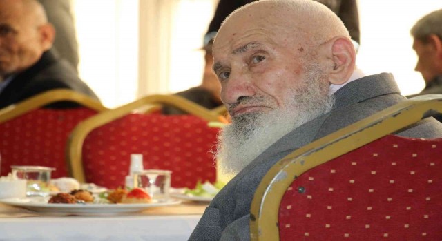 Keçiören Belediyesinden huzurevine bayram ziyareti