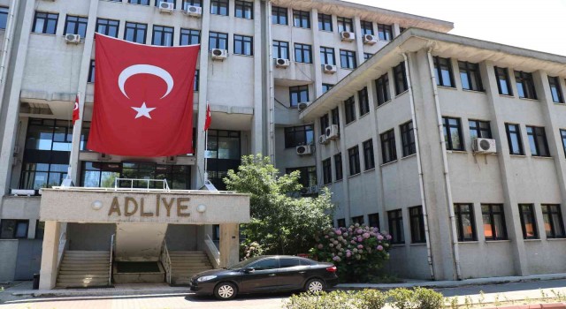Kendini mehdi ilan edip, komşusunu öldüren sanığın yargılanmasına devam ediyor