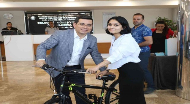 Kepez Belediyesinin 23 Nisan Resim Yarışmasının ödülleri sahiplerini buldu