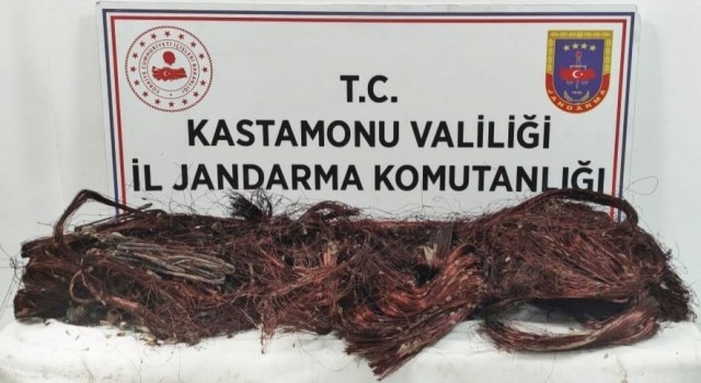 Kilolarca bakır kabloyu çalarak satan şahıs yakayı ele verdi
